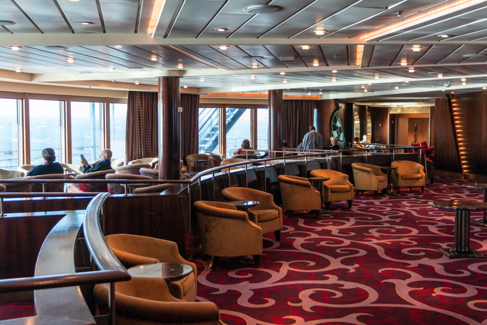 555 Celebrity Infinity Rendezvous Lounge